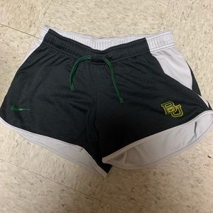 Reversible gym shorts